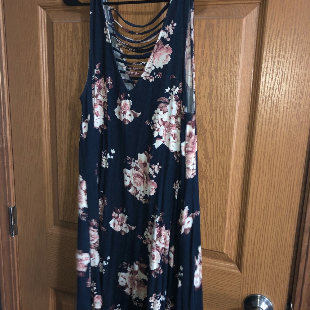 Dress - Picture 2 of 3